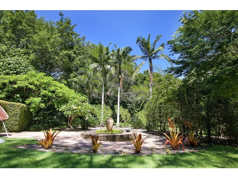 9 Upland Ct, Tinbeerwah QLD 4563