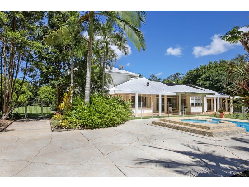 9 Upland Ct, Tinbeerwah QLD 4563