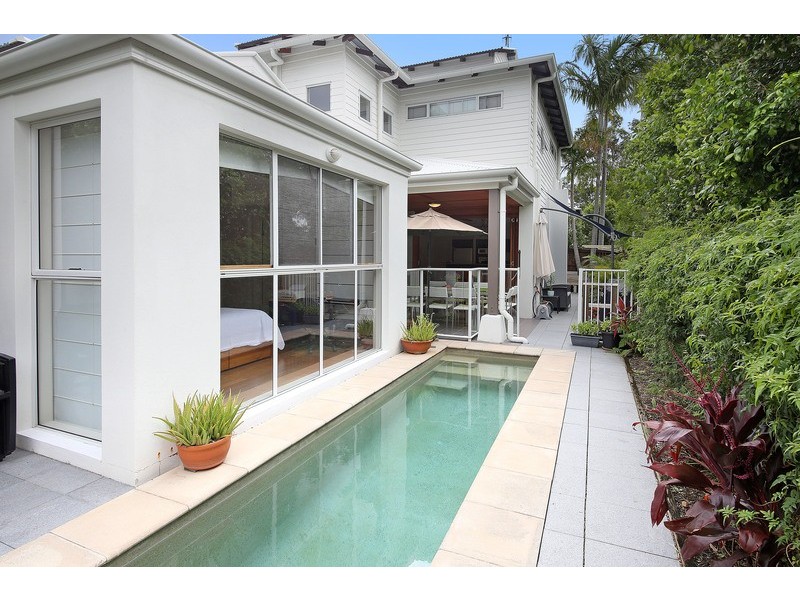 8/2 Lake Weyba Drive, Noosaville QLD 4566