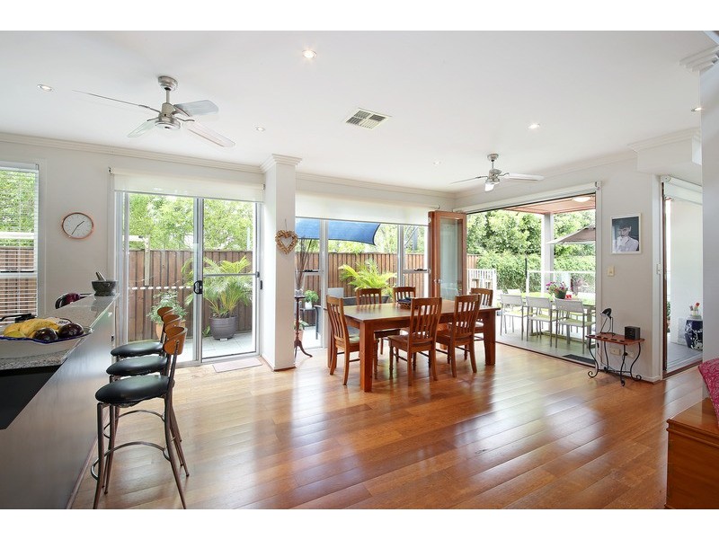 8/2 Lake Weyba Drive, Noosaville QLD 4566