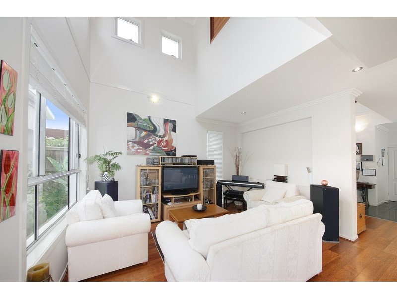 8/2 Lake Weyba Drive, Noosaville QLD 4566