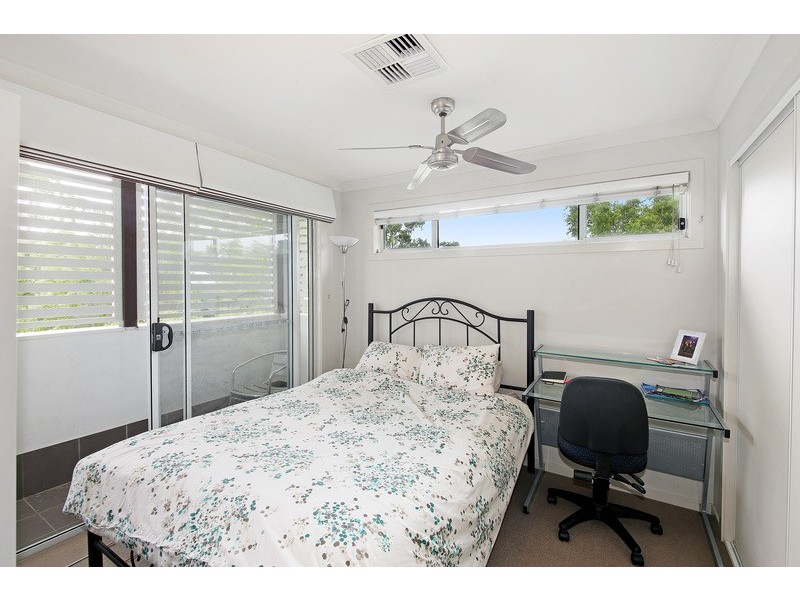 8/2 Lake Weyba Drive, Noosaville QLD 4566