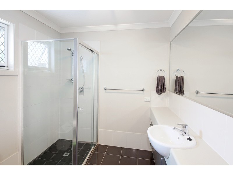 8/2 Lake Weyba Drive, Noosaville QLD 4566