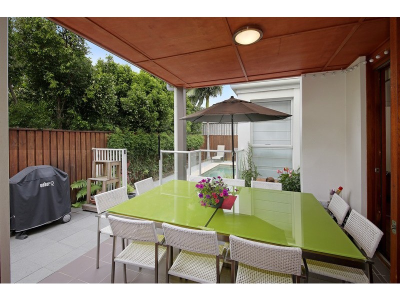 8/2 Lake Weyba Drive, Noosaville QLD 4566