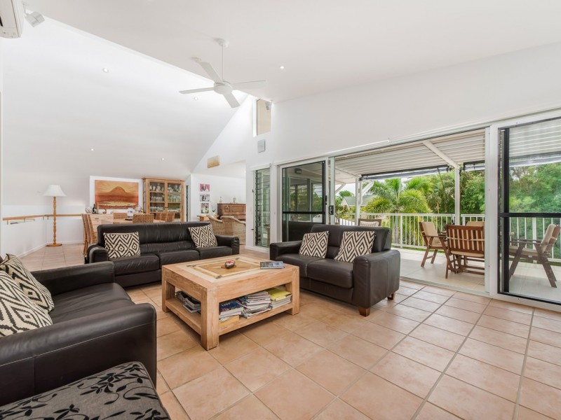 8 Tangmere Court, Noosa Heads QLD 4567