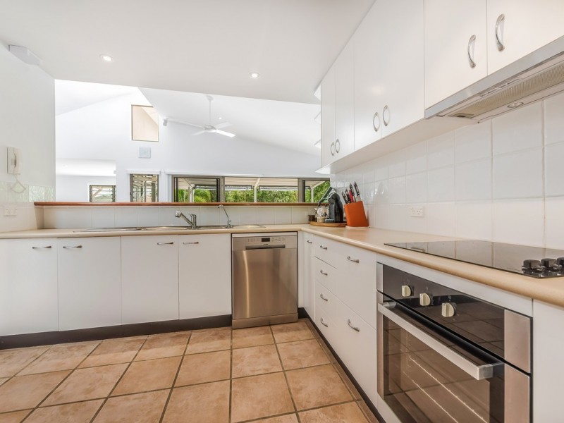8 Tangmere Court, Noosa Heads QLD 4567