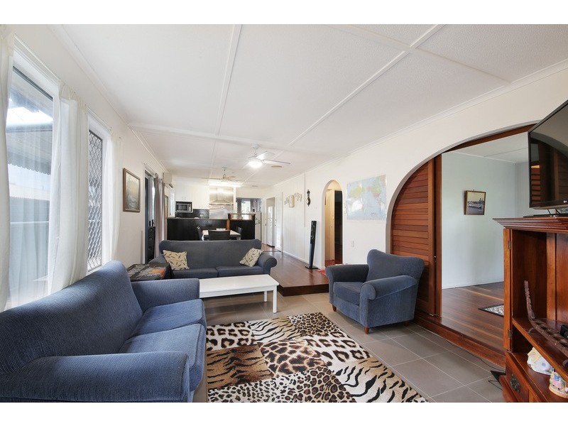 17 Hendry Street, Tewantin QLD 4565