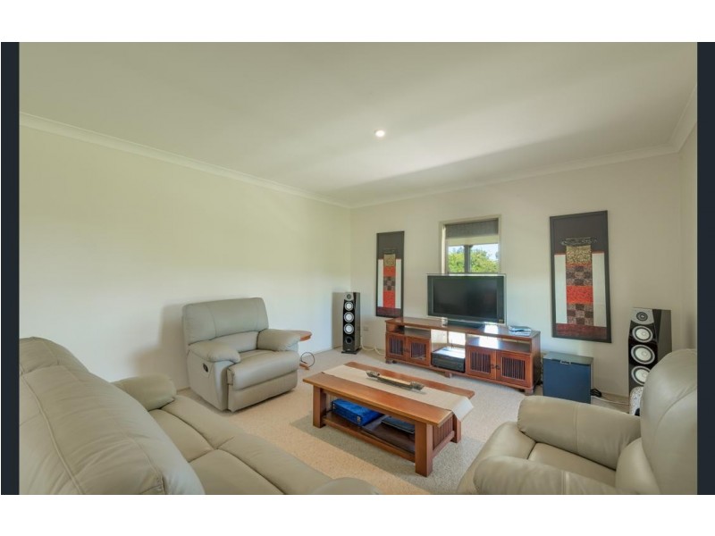 304 Cooroy Belli Creek Rd, Cooroy QLD 4563