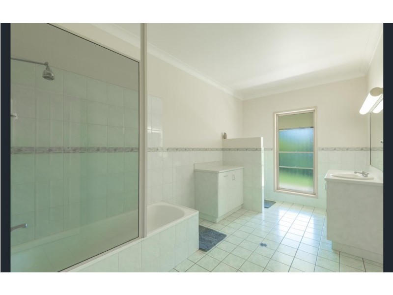 304 Cooroy Belli Creek Rd, Cooroy QLD 4563