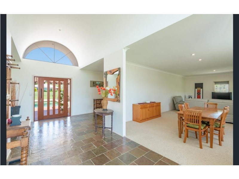 304 Cooroy Belli Creek Rd, Cooroy QLD 4563