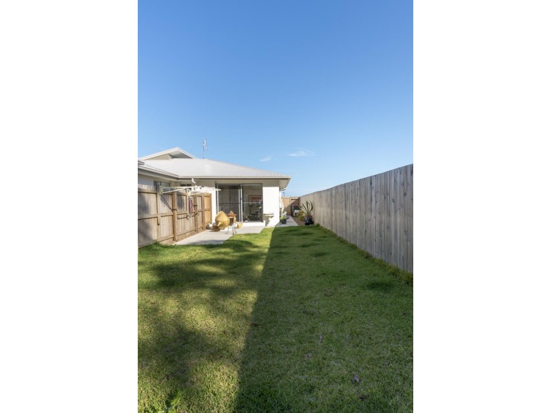 8 Silver Gull Crescent, Peregian Springs QLD 4573
