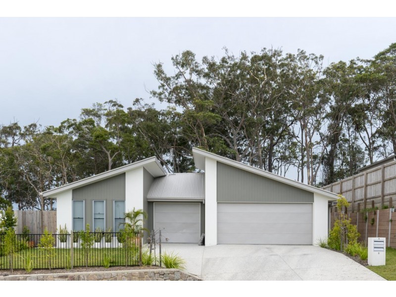 8 Silver Gull Crescent, Peregian Springs QLD 4573
