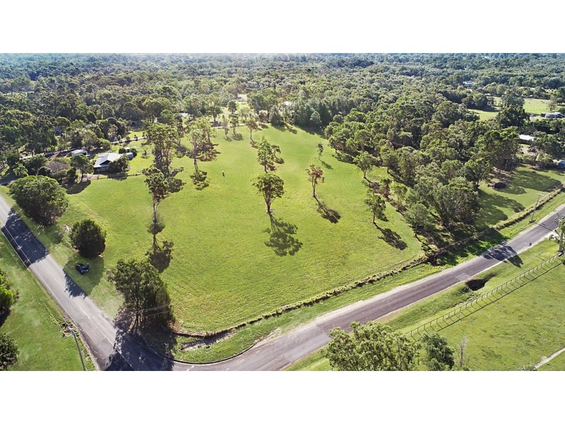 5 Jirrima Cres, Cooroibah QLD 4565