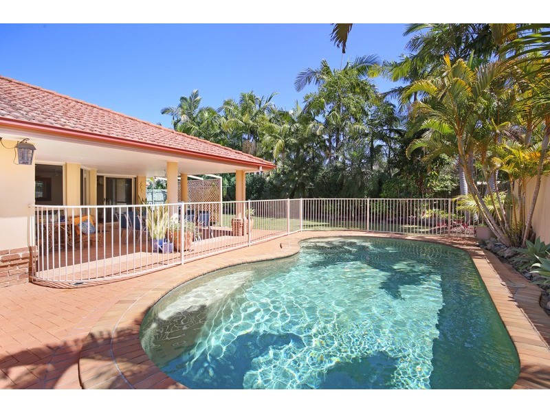 13 Dun Street, Tewantin QLD 4565