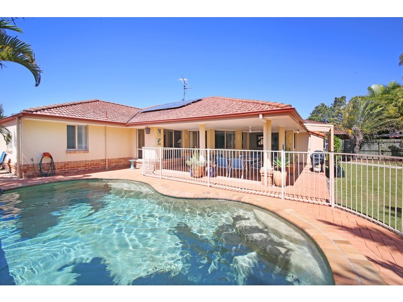 13 Dun Street, Tewantin QLD 4565