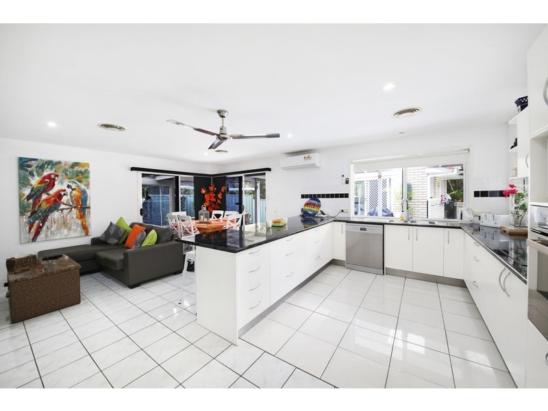 2 Doolan Ct, Noosaville QLD 4566