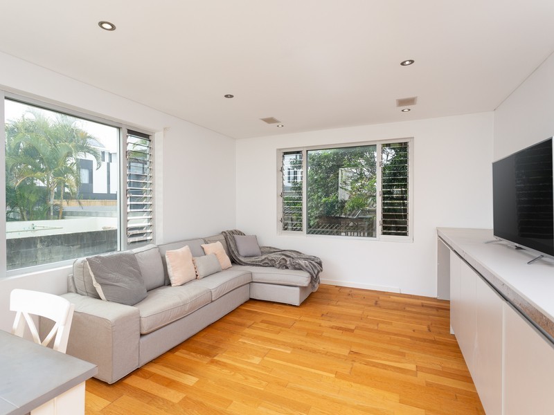 2/20 Tamborine Street, Mermaid Beach QLD 4218