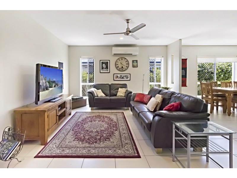8 GOLDENBELL PLACE, Peregian Springs QLD 4573