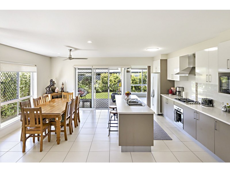 8 GOLDENBELL PLACE, Peregian Springs QLD 4573