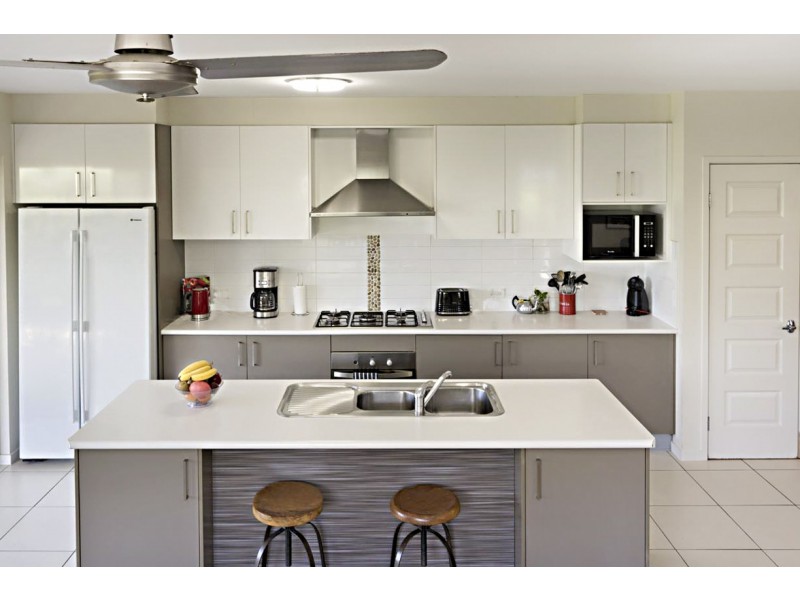 8 GOLDENBELL PLACE, Peregian Springs QLD 4573