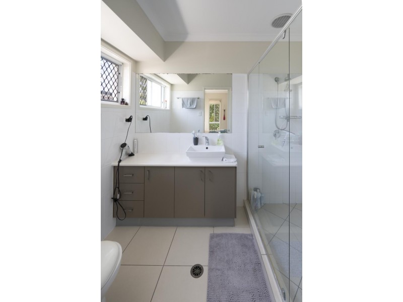 8 GOLDENBELL PLACE, Peregian Springs QLD 4573