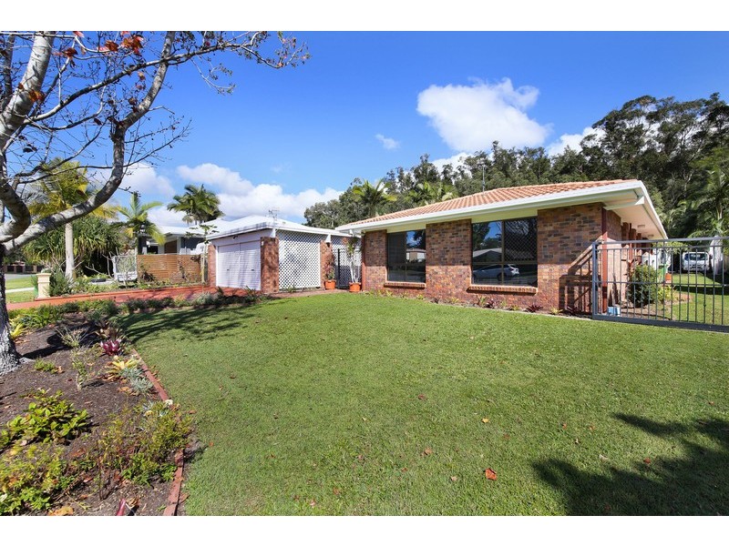 63 Griffith Ave, Tewantin QLD 4565