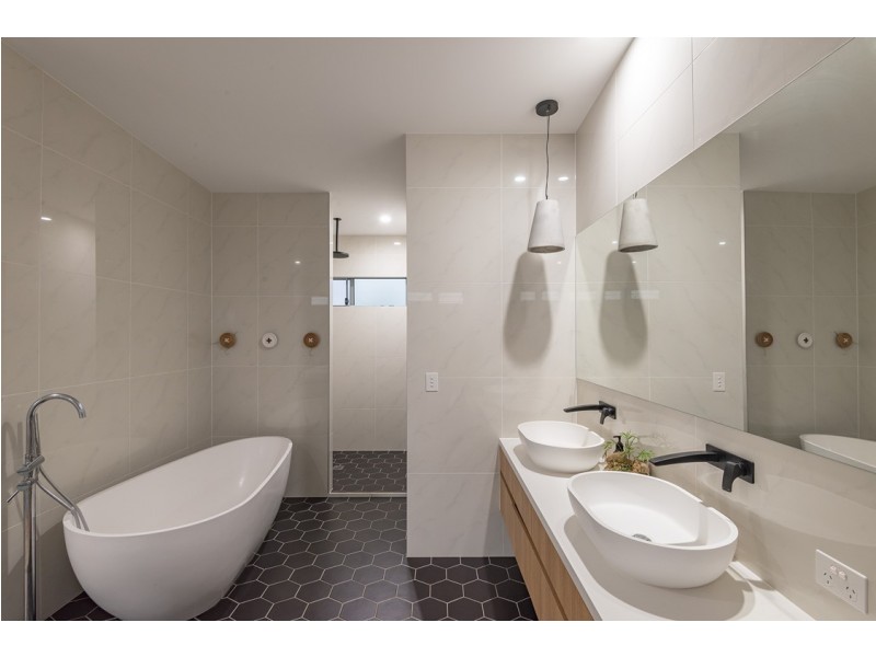 7 BLUE GUM ROAD, Noosa Heads QLD 4567