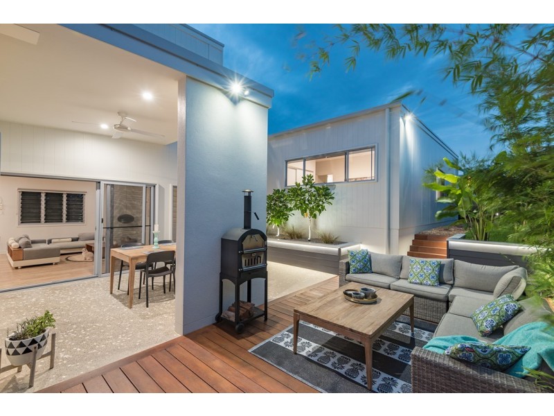 7 BLUE GUM ROAD, Noosa Heads QLD 4567