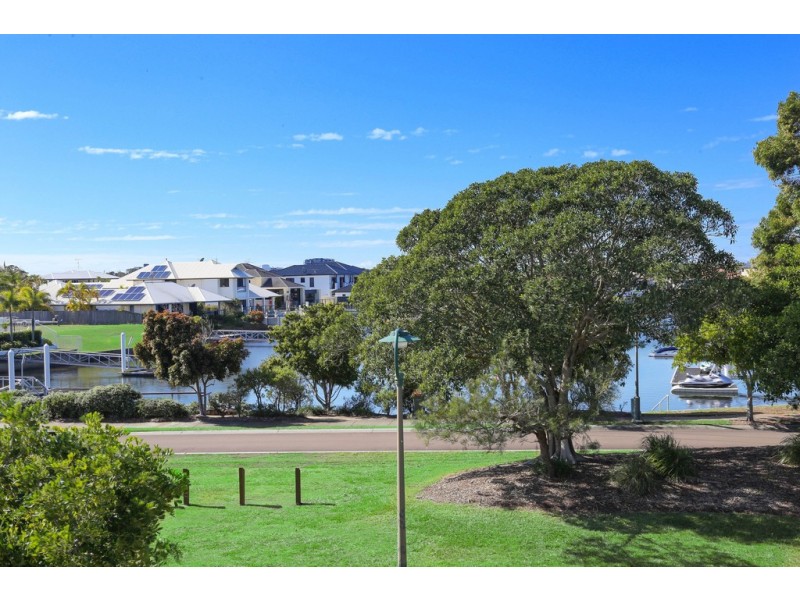 50 KALOWENDHA AVENUE, Pelican Waters QLD 4551