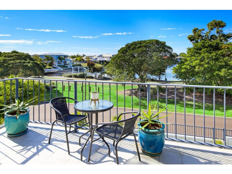 50 KALOWENDHA AVENUE, Pelican Waters QLD 4551