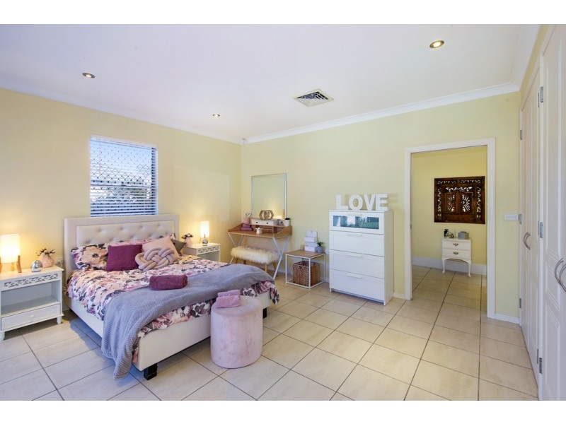 50 KALOWENDHA AVENUE, Pelican Waters QLD 4551