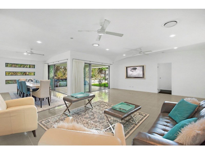 200 The Avenue, Peregian Springs QLD 4573