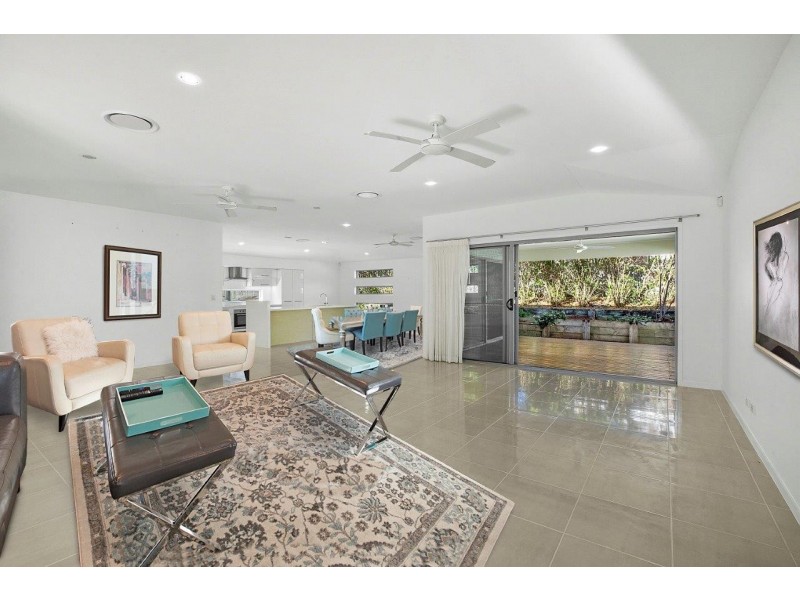 200 The Avenue, Peregian Springs QLD 4573