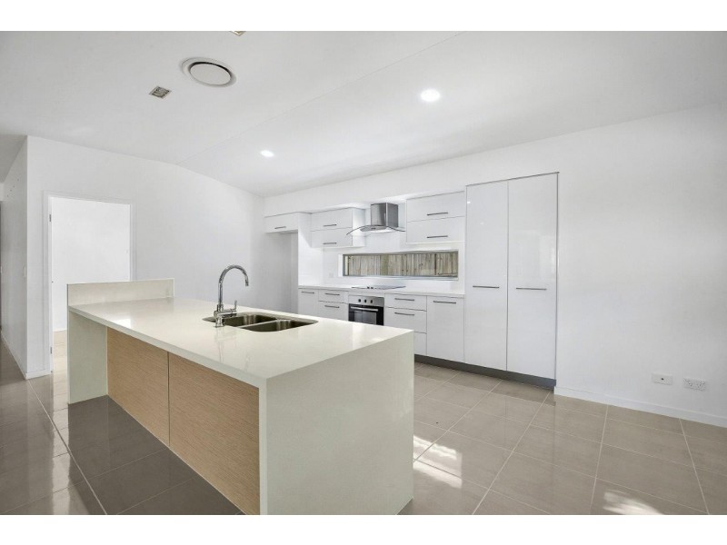 200 The Avenue, Peregian Springs QLD 4573