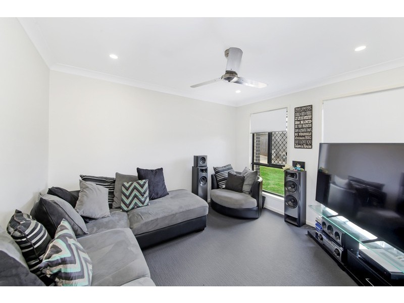 5 ROWLEY CLOSE, Glass House Mountains QLD 4518