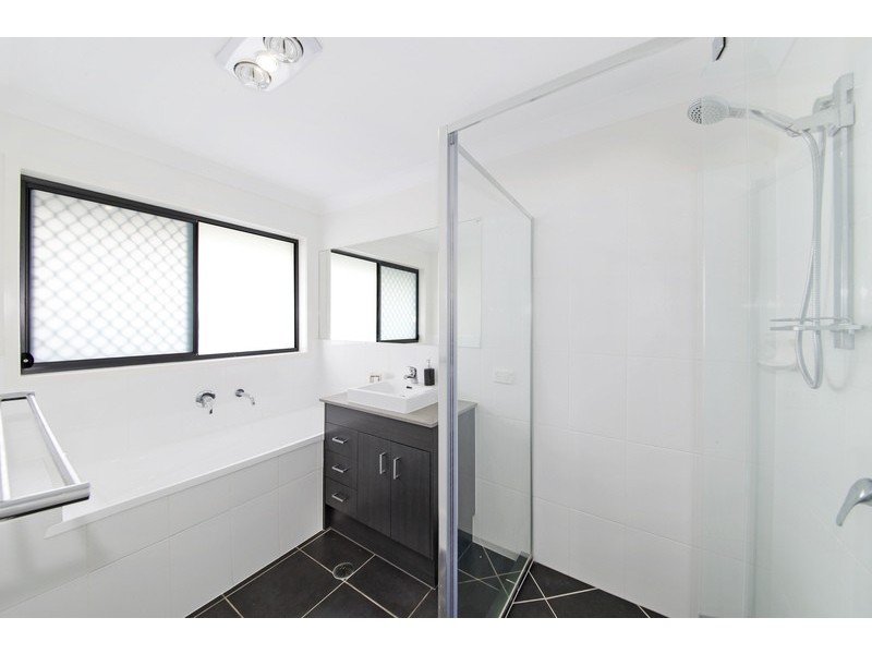 5 ROWLEY CLOSE, Glass House Mountains QLD 4518