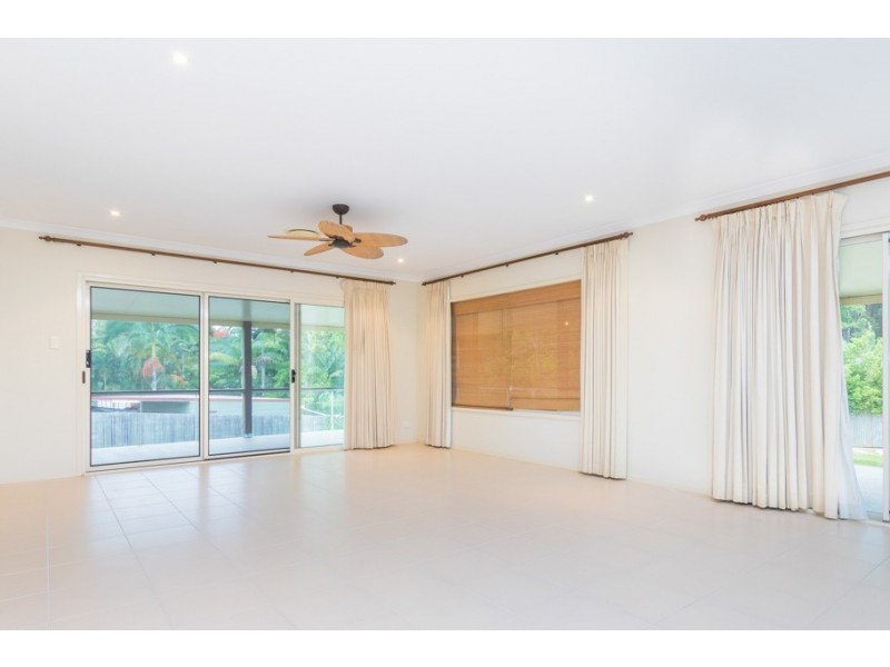 15 SHARYN PLACE, Glass House Mountains QLD 4518