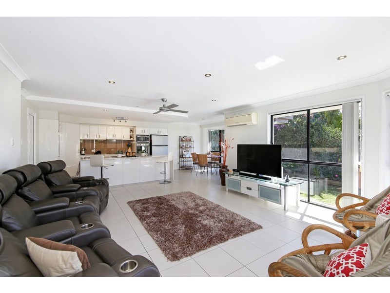 8 Wentworth Street, Tewantin QLD 4565