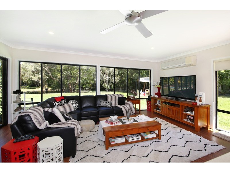 108 Illoura Place, Cooroibah QLD 4565