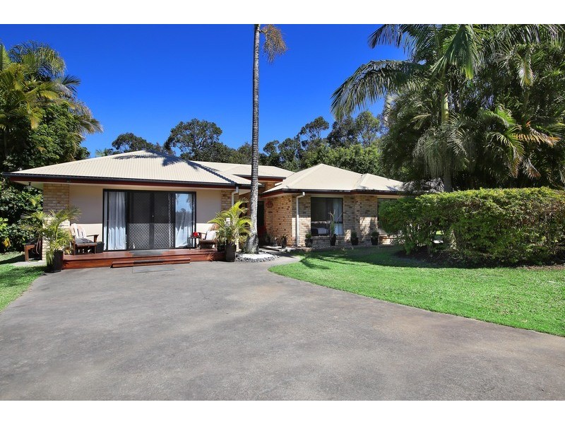 108 Illoura Place, Cooroibah QLD 4565