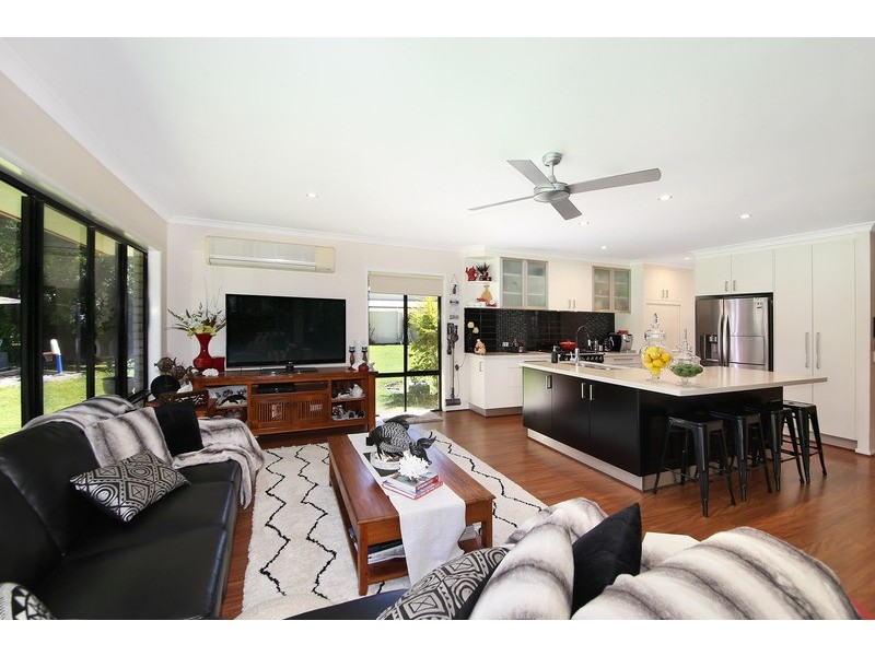 108 Illoura Place, Cooroibah QLD 4565
