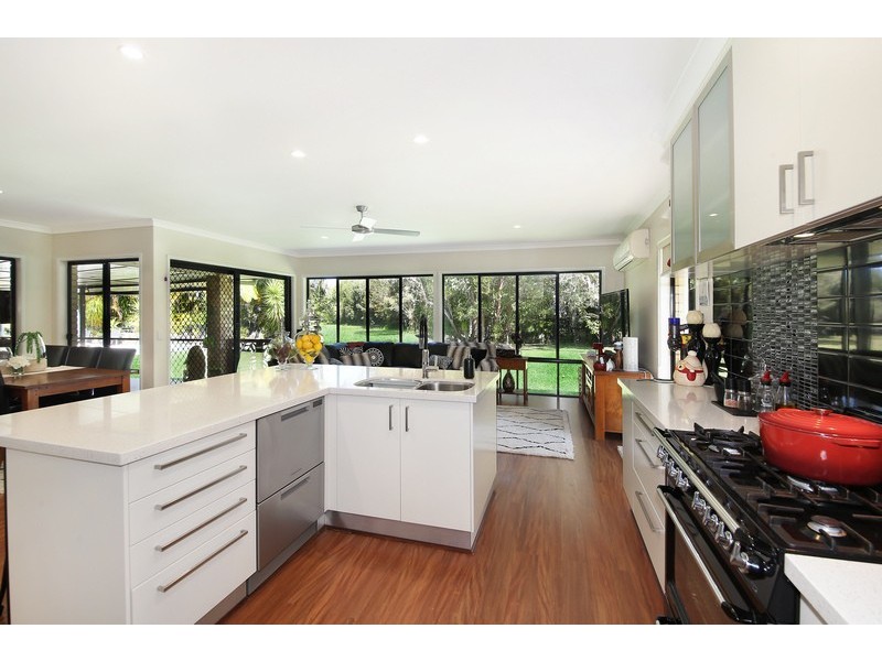 108 Illoura Place, Cooroibah QLD 4565