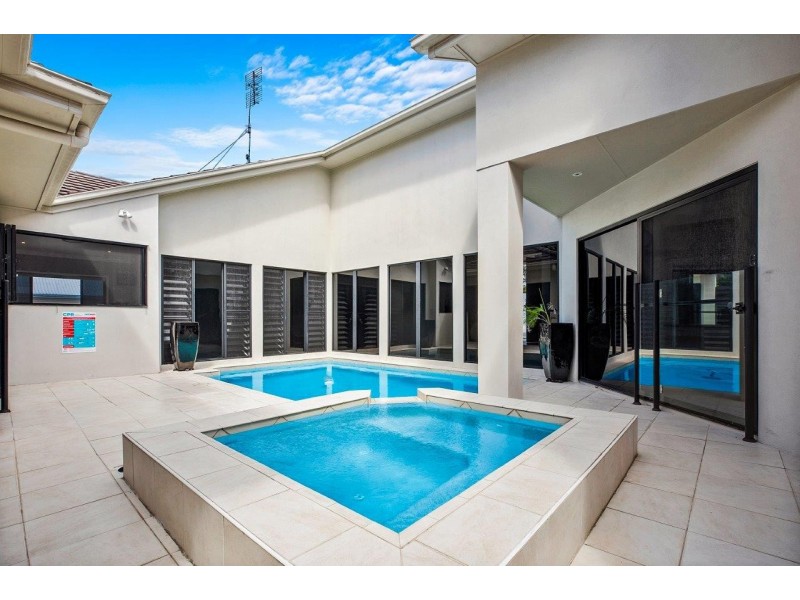 10 Fairway Parade, Peregian Springs QLD 4573