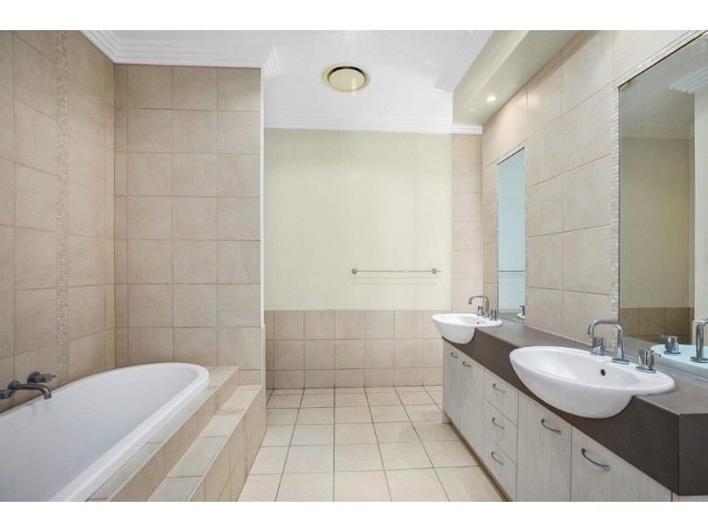 10 Fairway Parade, Peregian Springs QLD 4573