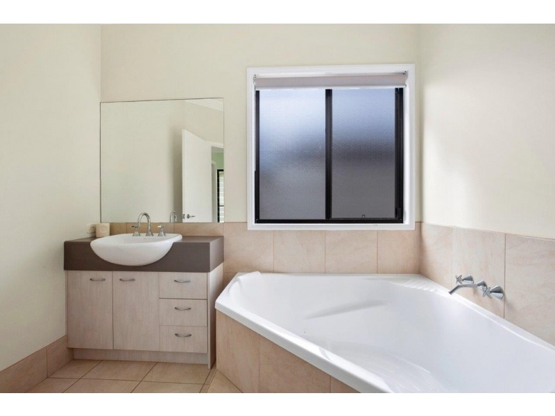 10 Fairway Parade, Peregian Springs QLD 4573