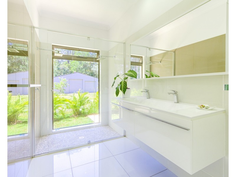 43 HIGHLAND DRIVE, Lake Macdonald QLD 4563