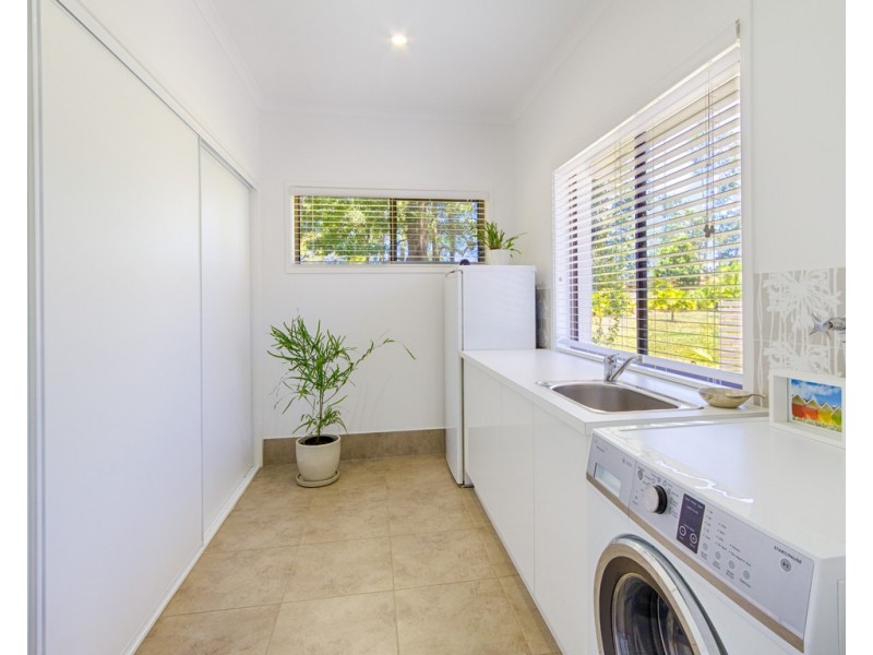 43 HIGHLAND DRIVE, Lake Macdonald QLD 4563