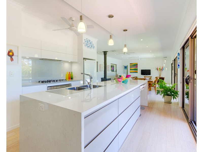 43 HIGHLAND DRIVE, Lake Macdonald QLD 4563