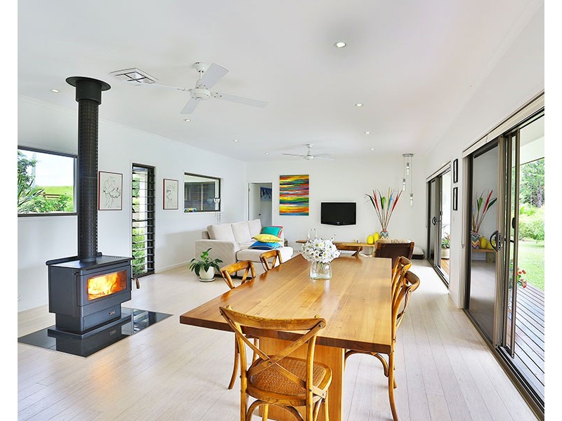 43 HIGHLAND DRIVE, Lake Macdonald QLD 4563