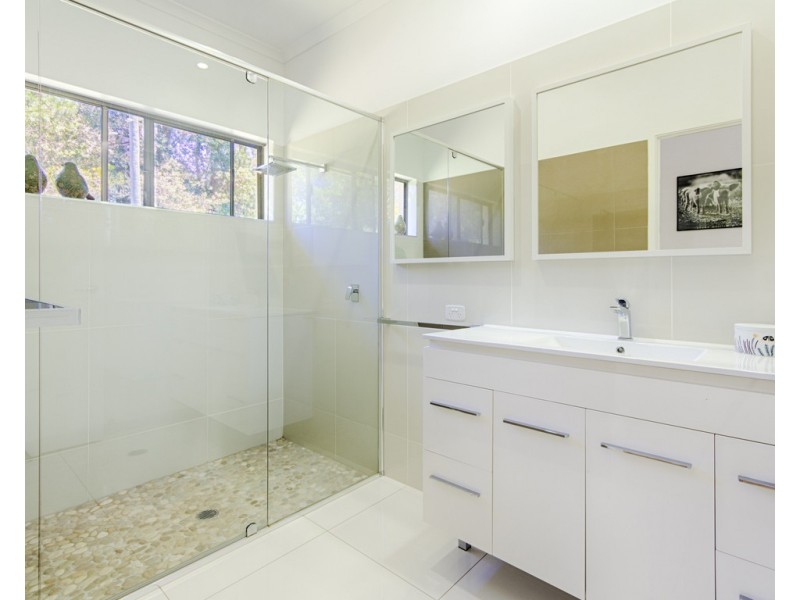 43 HIGHLAND DRIVE, Lake Macdonald QLD 4563